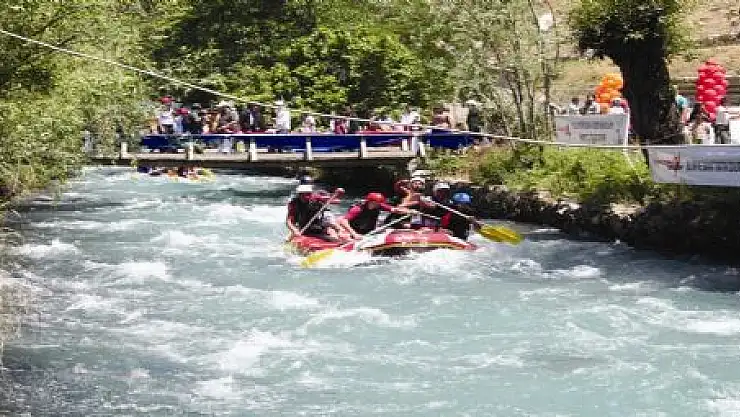 İNSAN OLMAMIZ YETERLİ