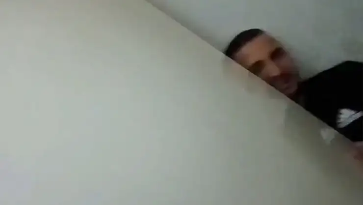 Firari hırsız gardırobun arkasından çıktı