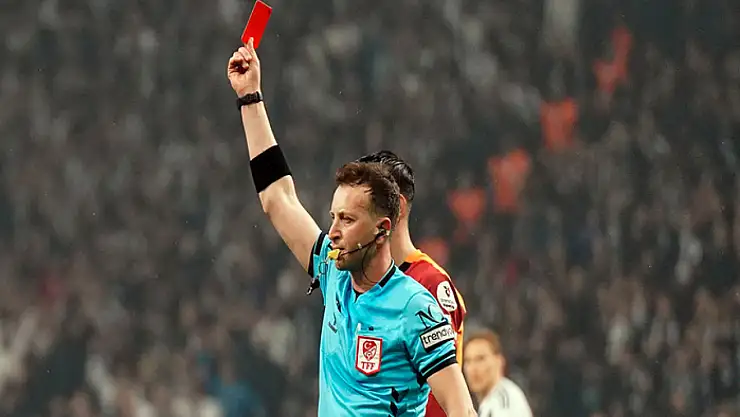 Galatasaray-Beşiktaş derbileri bol kırmızı kartlı geçiyor!