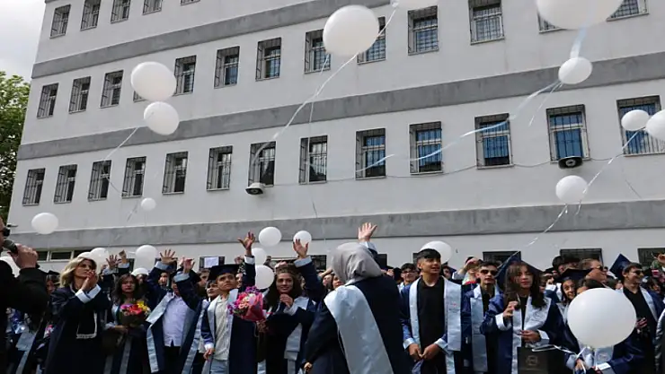 Gazze için beyaz balon uçurdular