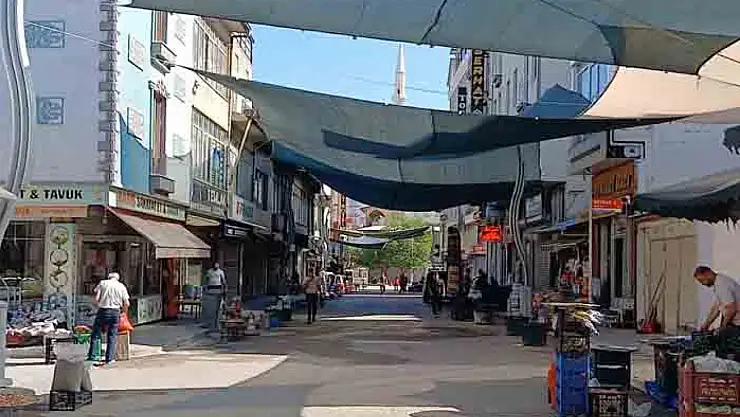 Gölgelik seferberliği: Sokaklardaki brandaların sayısı artıyor