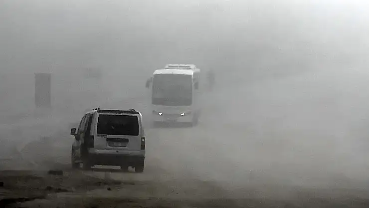 Görüş mesafesi 10 metreye düştü