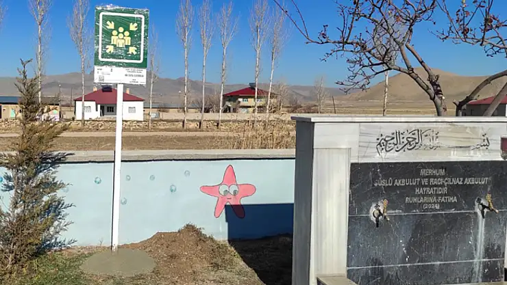 Gürpınar Belediyesi, afet toplanma alanları için yeni tabelaları yerleştirdi