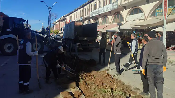 Gürpınar'da Cumhuriyet Caddesi yenileniyor