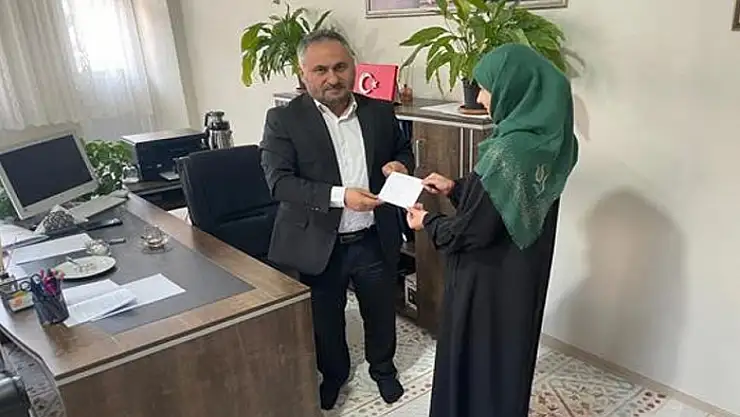 Hafızlık öğrencisinden örnek davranış