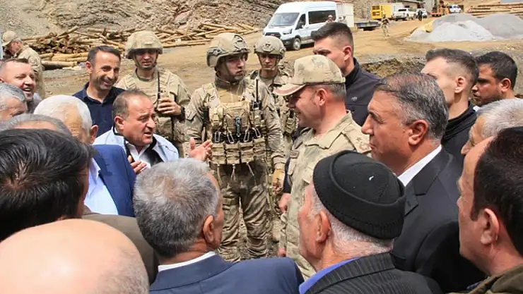 Hakkari'de halk eylem başlattı