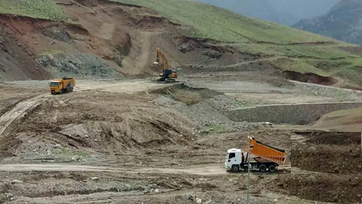 Hakkari'de ikinci futbol stadı için çalışmalar başladı
