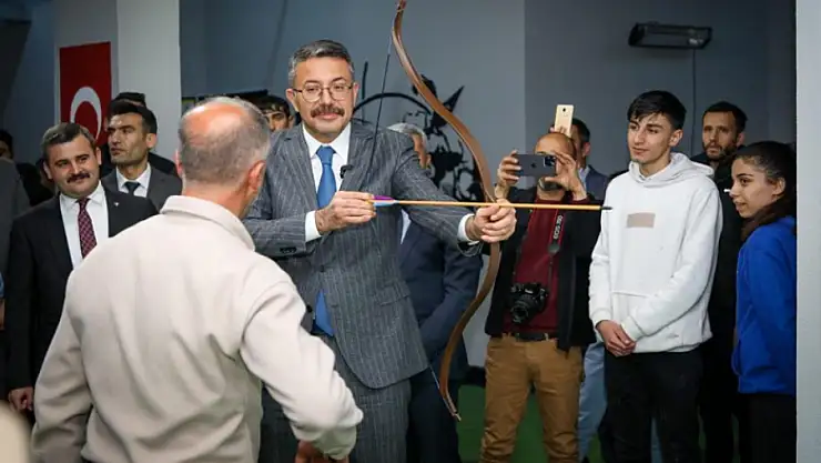 Hakkari'de okçuluk kulübü açıldı