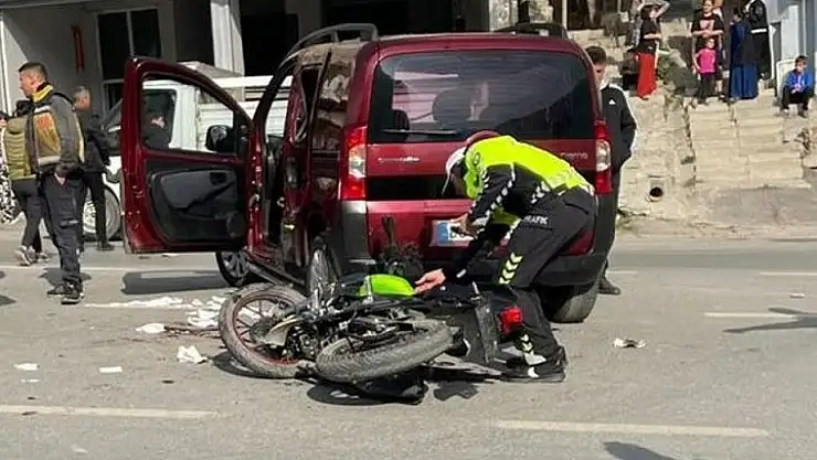 Hakkari-Van kara yolunda motosikletle kamyonet çarpıştı: 1 yaralı