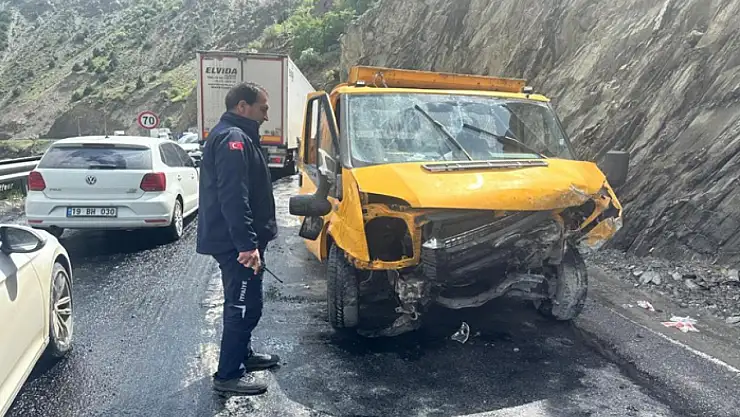 Hakkari-Van yolunda trafik kazası