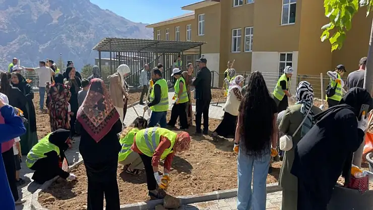 Hakkari'ye yeni modern servis alanı ve park