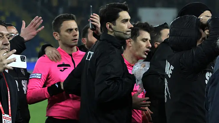 Halil Umut Meler'e maçta saldırı