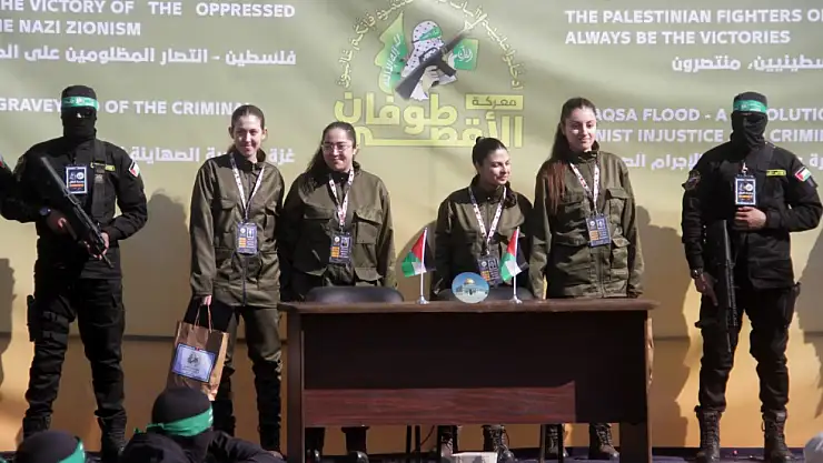 Hamas, 4 İsrailli kadın esiri Kızılhaç'a teslim etti