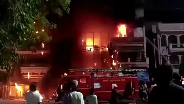 Hastanede yangın! 6 bebek hayatını kaybetti