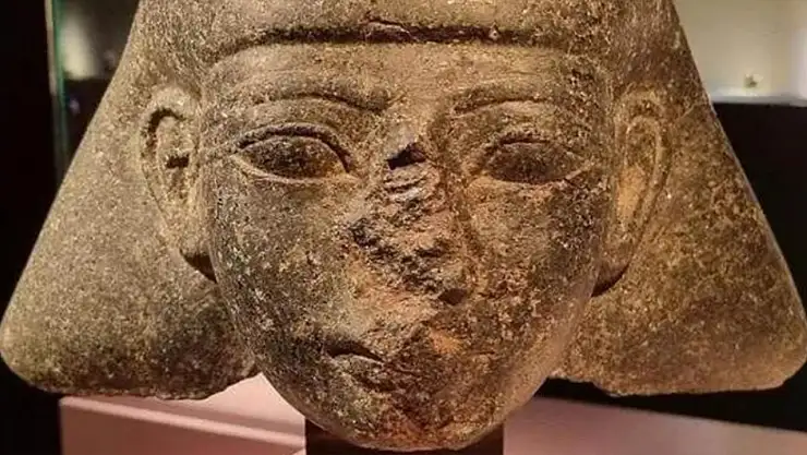 Hollanda, çalınan 3 bin 500 yıllık antik heykeli Mısır'a iade ediyor