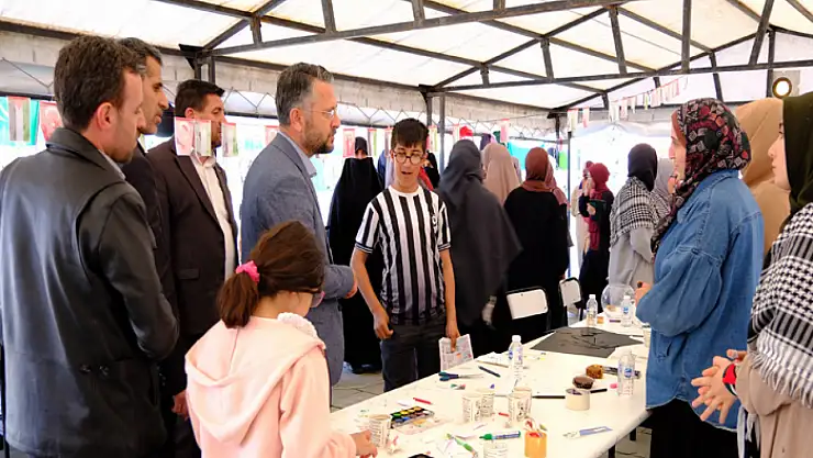 HÜDA PAR'dan Kampüs İntifadası Çadırı'na ziyaret