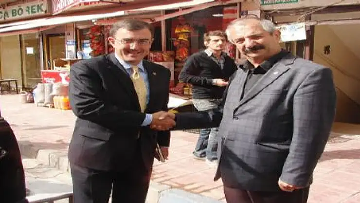 BÜYÜKELÇİ BİGGS'TEN İHD'YE ZİYARET