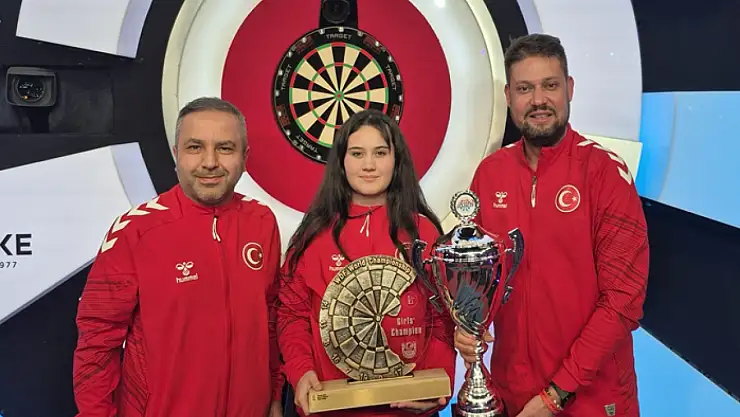 İngiltere'de fırtına gibi esen Denizlili Zehra dünya şampiyonu oldu