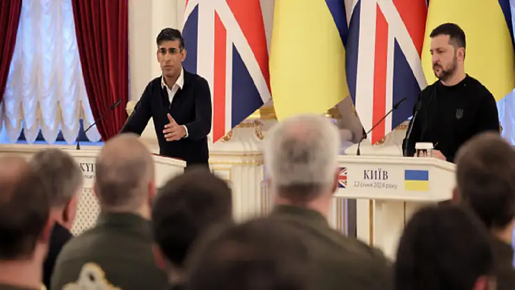 İngiltere'den Ukrayna'ya 2,5 milyar sterlinlik askeri destek