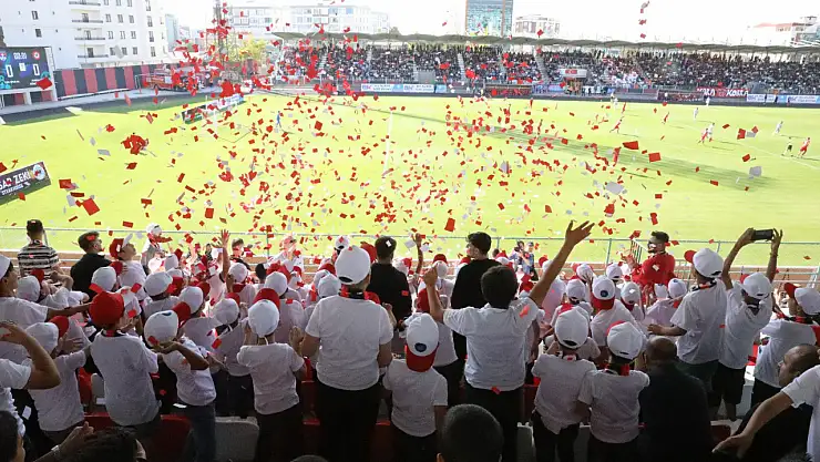 İpekyolu Belediyesi çocukları sevindirdi