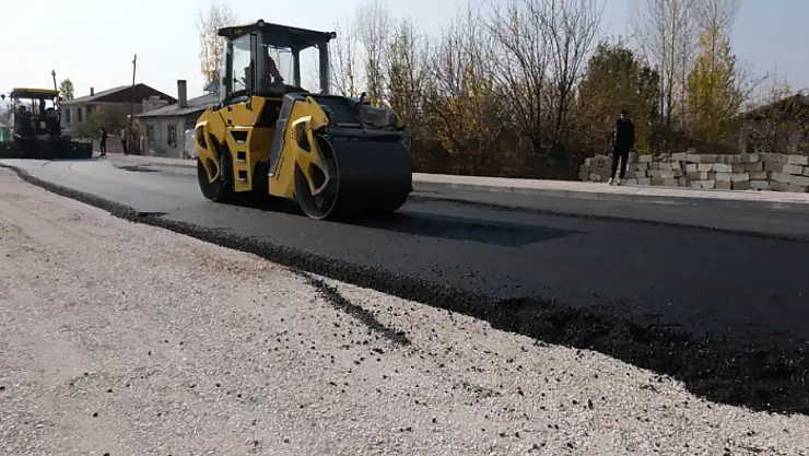 İpekyolu Belediyesi yol çalışmalarını sürdürüyor