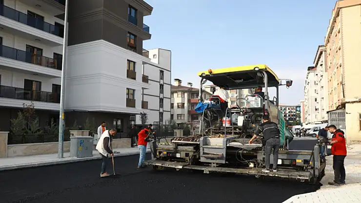 İpekyolu'nda asfalt çalışmaları devam ediyor