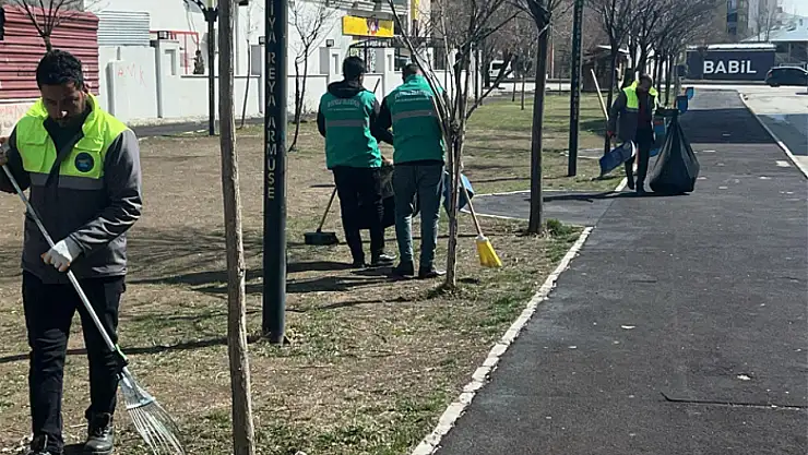 İpekyolu'ndaki parklarda temizlik ve yenileme çalışması