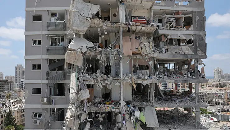 İran: İsrail saldırılarında can kaybı 224'e yükseldi