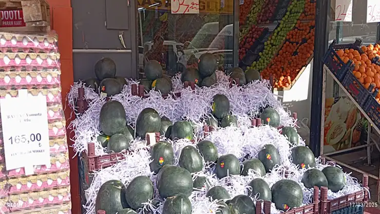 İran karpuzu Van'da görücüye çıktı