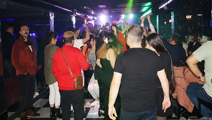 İranlılar Nevruz'u Van'da kutluyor