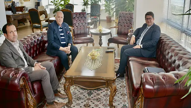 İş insanı Kandaşoğlu'ndan Kaymakam Özdemir'e ziyaret