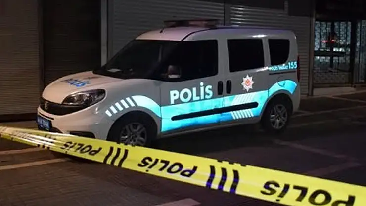 İş yerini kundaklamak isterken kendini yaktı