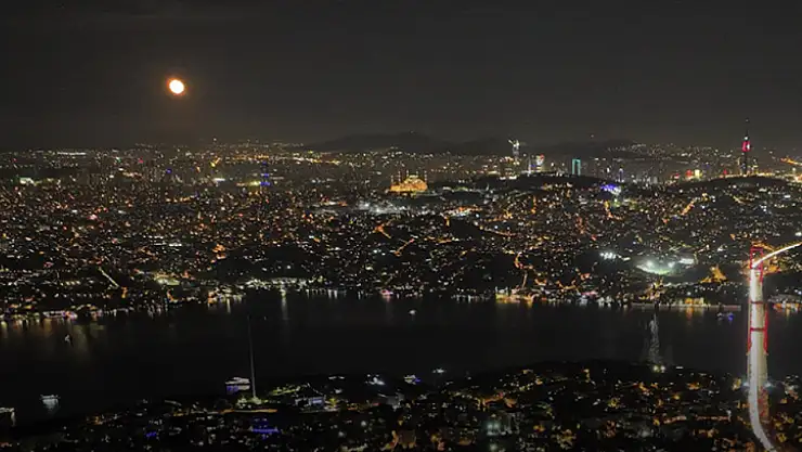 İstanbul'da Süper Ay