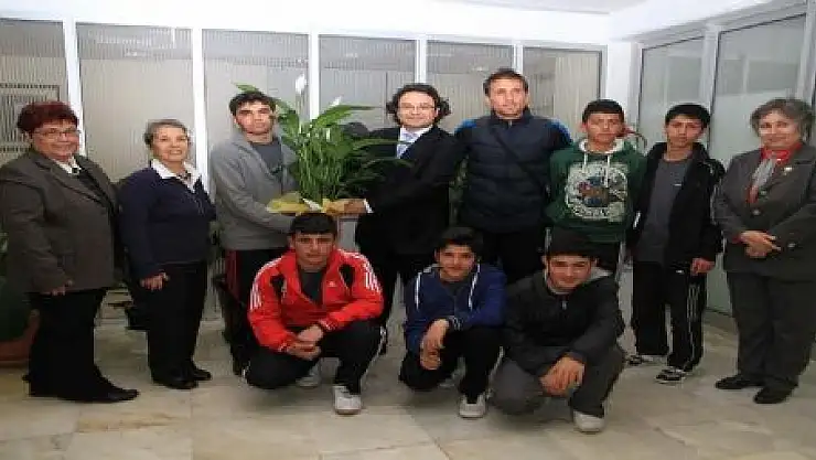 İzmir'den Vanlı öğrencilere destek