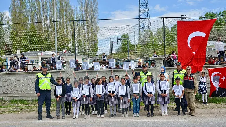 Jandarma'dan trafik haftası etkinliği