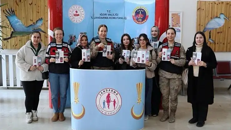 Jandarma ekipleri kadınlara KADES'i anlattı
