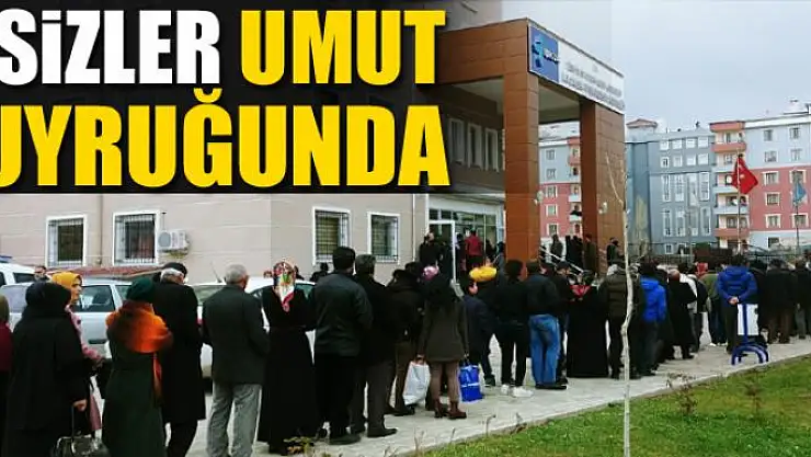 İŞSİZLER UMUT KUYRUĞUNDA