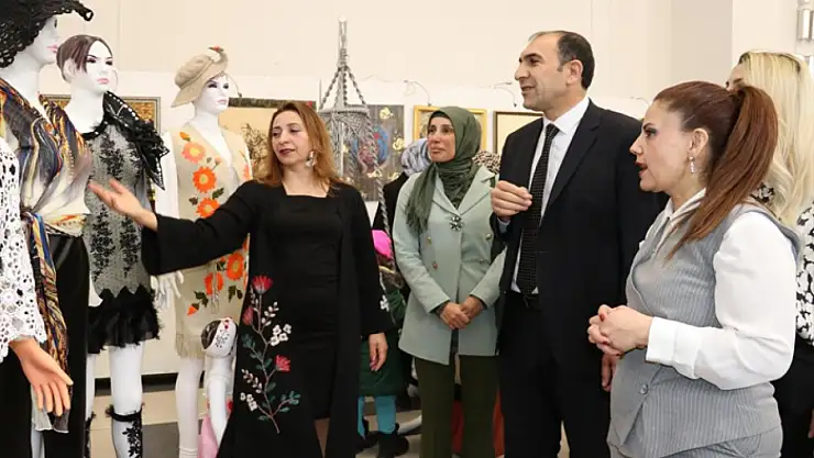 Kadınlar el emeği göz nuru ürünlerini sergiledi