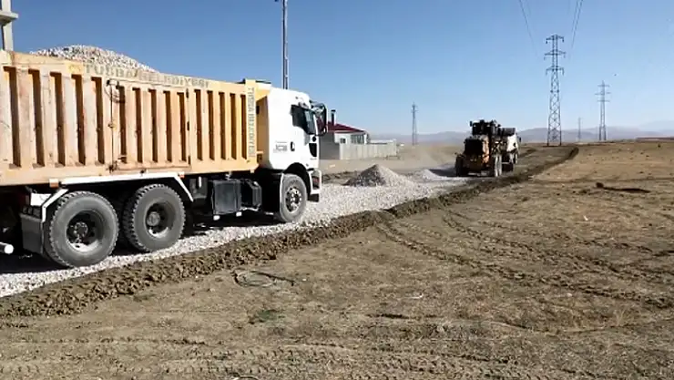 Kalecik Mahallesi'nde yol iyileştirme çalışmaları sürüyor
