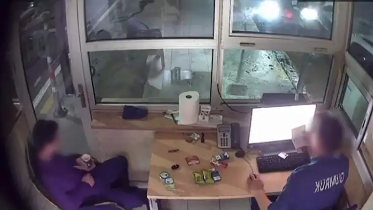 Kapıkule'de rüşvet operasyonu: 38 memuruna gözaltı