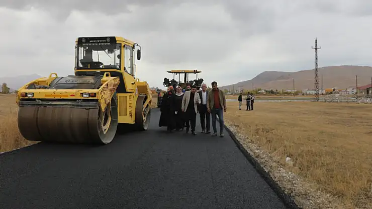 Karakoç ve Ertaş asfalt çalışmalarını inceledi