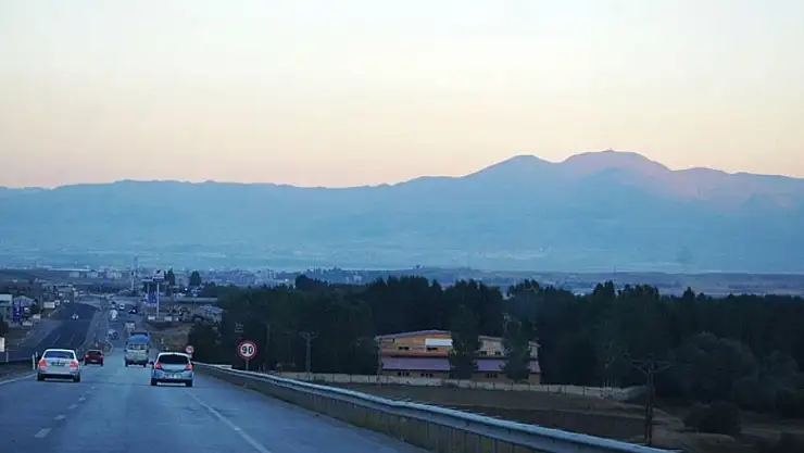 Karayollarında hız tabelalarına ayar