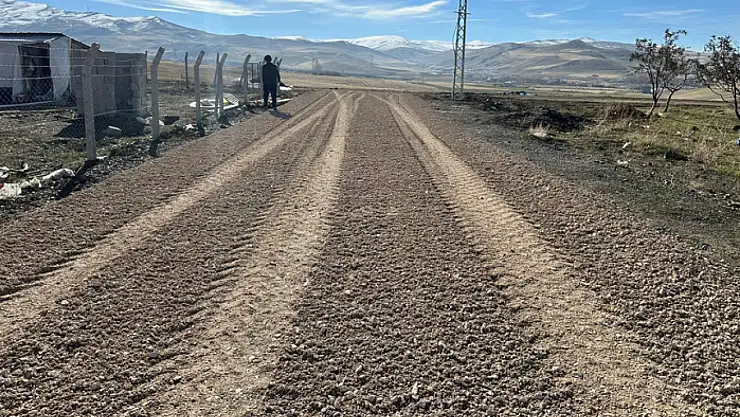 Karpuzalan ve Kevenli mahallelerinde yol çalışması sürüyor