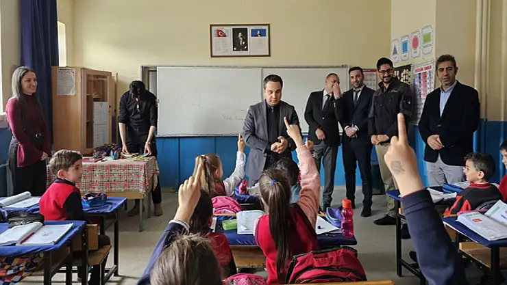 Kaymakam Aydoğan'dan Yumaklı İlk ve Ortaokulu'na ziyaret