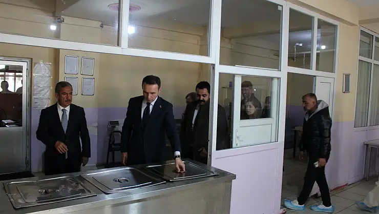 Kaymakam Bakan'dan SYDV kız yurdu'na ziyareti