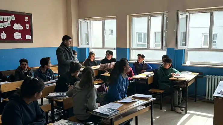 Kaymakam Bulut'tan öğrencilere ziyaret