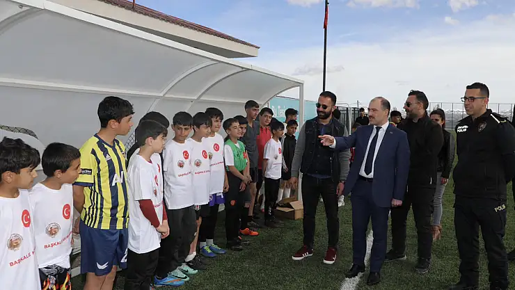 Kaymakam Çelik, Genç Futbolcuları Ziyaret Etti
