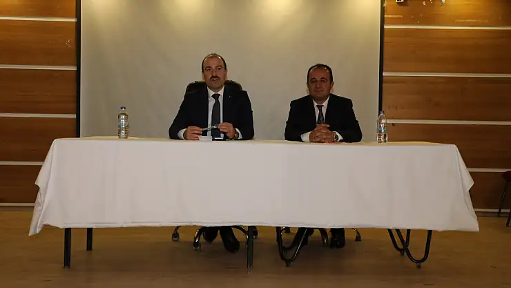 Kaymakam Çelik, okul müdürleriyle toplantıda bir araya geldi