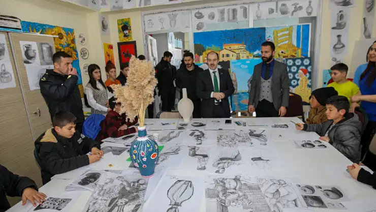 Kaymakam Çelik'ten Gençlik Merkezine Ziyaret