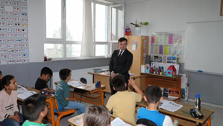 Kaymakam Erdoğan'dan öğrencilere ziyaret